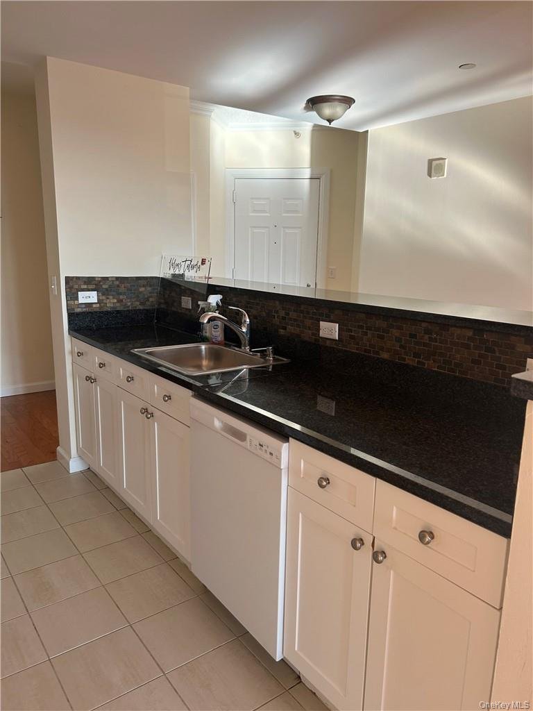 Condo in White Plains, New York, United States 5 - 18646787
