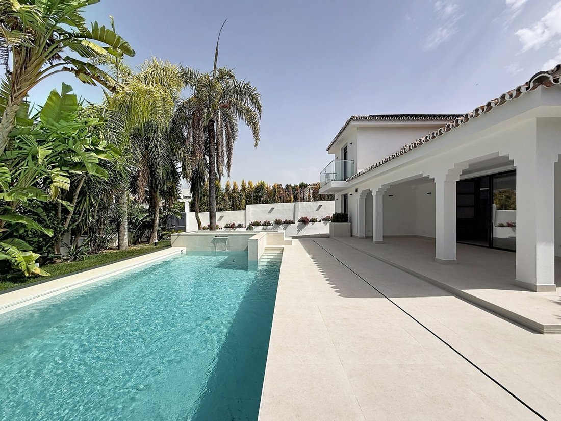 Villa in Guadalmina Alta, San Pedro de Alcantara, Spain 1 - 18645745