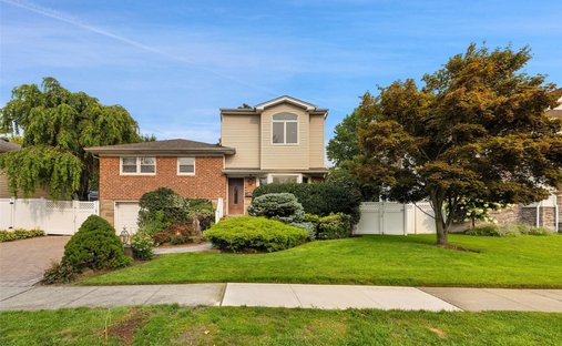 House in Syosset, New York, United States 1