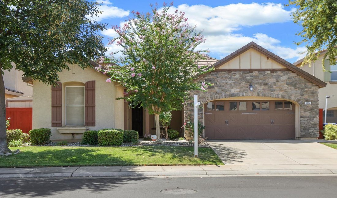 House in Elk Grove, California, United States 1 - 18645052