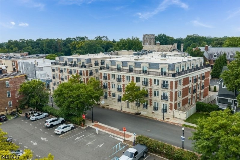 Condo in Westfield, New Jersey, United States 1 - 18646905