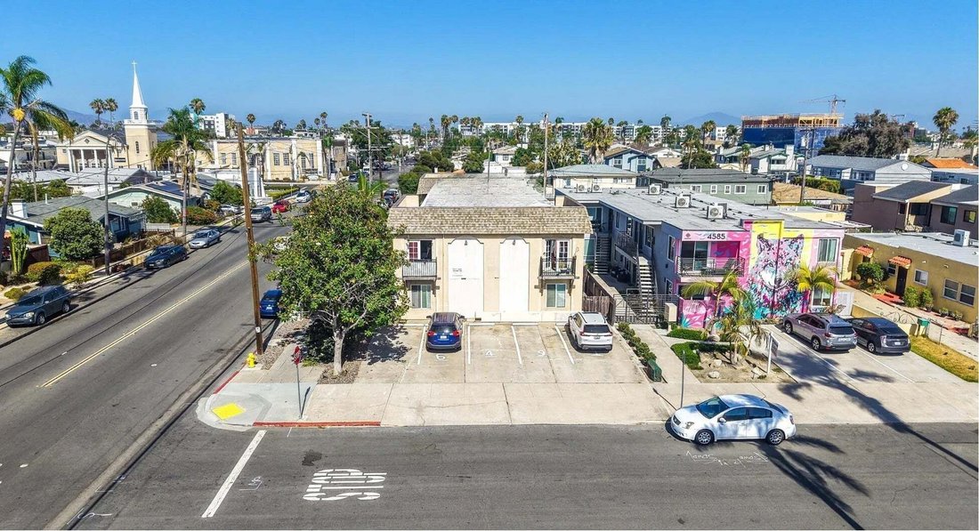 San Diego, California, United States 1 - 18646562