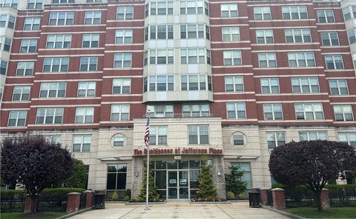 Condo in White Plains, New York, United States 1