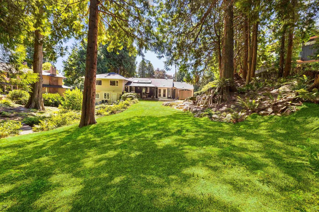 House in West Vancouver, British Columbia, Canada 2 - 18643523