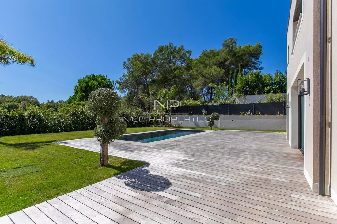 Villa in Valbonne, Provence-Alpes-Côte d'Azur, France 3 - 18647607