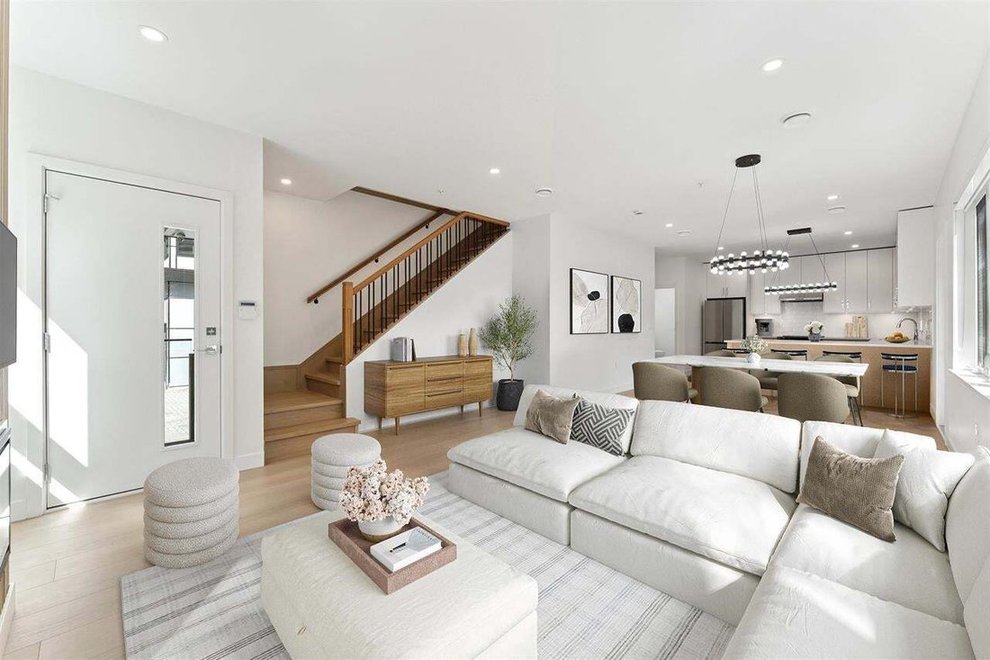 Condo in North Vancouver, British Columbia, Canada 2 - 18643586