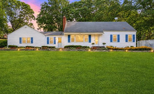 House in Kings Park, New York, United States 1