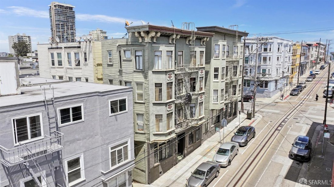 San Francisco, California, United States 1 - 18645422