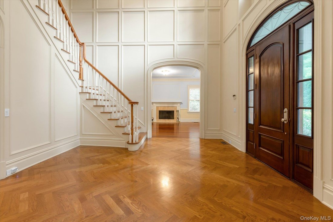 House in Syosset, New York, United States 5 - 18646760