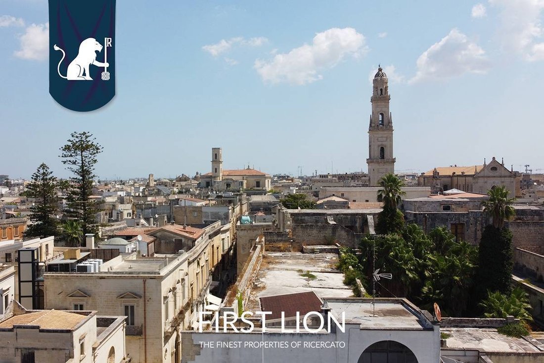 Apartment in Historic Center, Lecce, Apulia 1 - 18648335