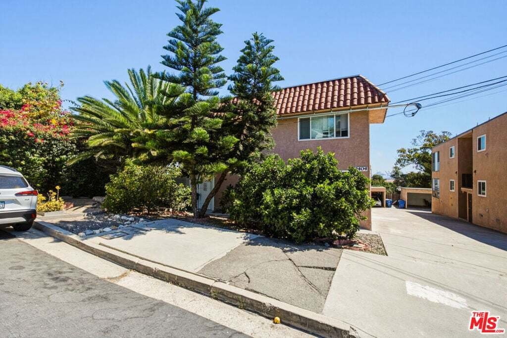Los Angeles, California, United States 5 - 18645949