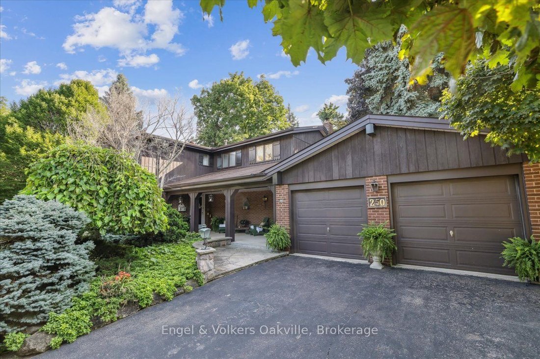 House in Oakville, Ontario, Canada 5 - 18643485
