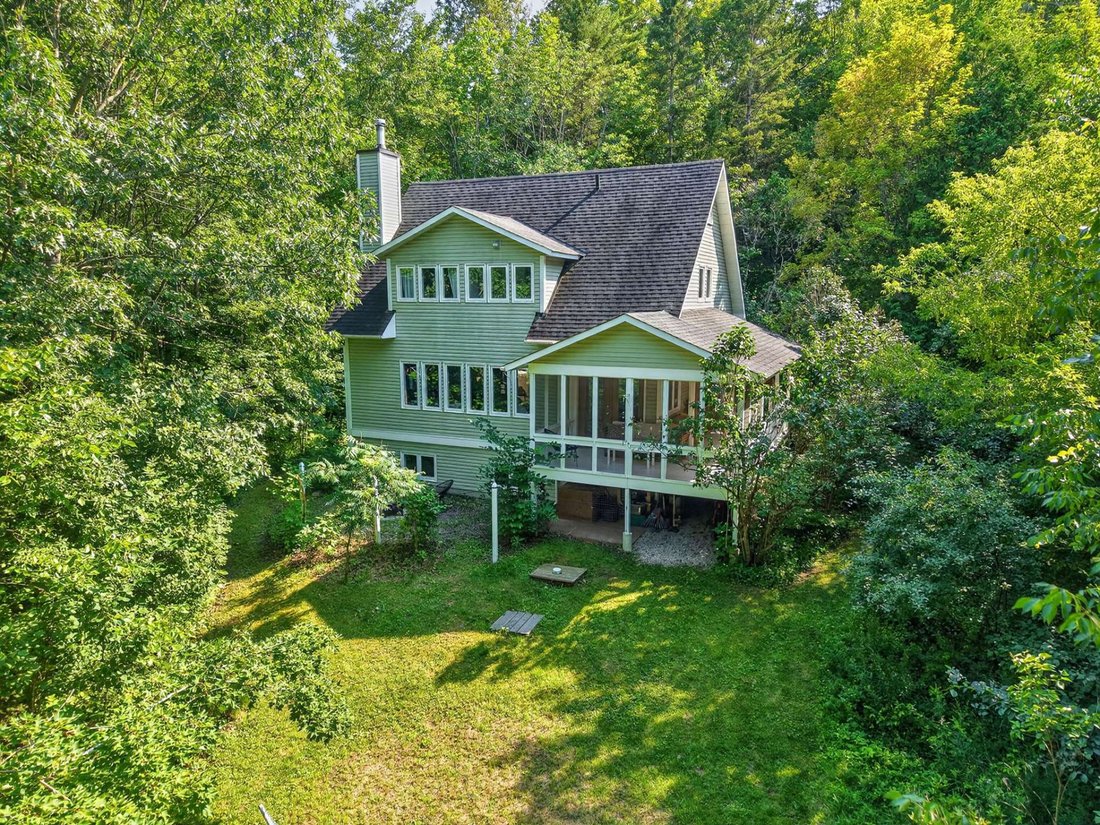 House in Chelsea, Quebec, Canada 4 - 18643479