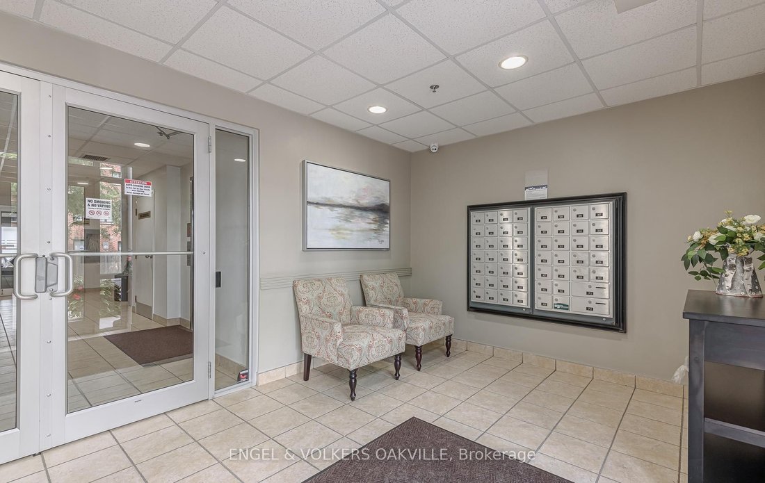 Condo in Burlington, Ontario, Canada 4 - 18643638