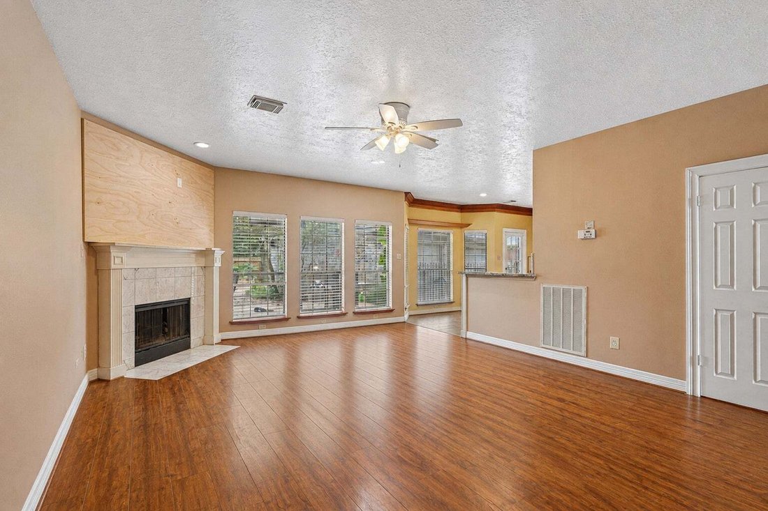 House in Friendswood, Texas, United States 5 - 18648269