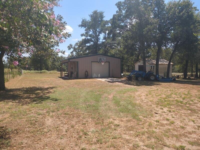Buckholts, Texas, United States 5 - 18641883