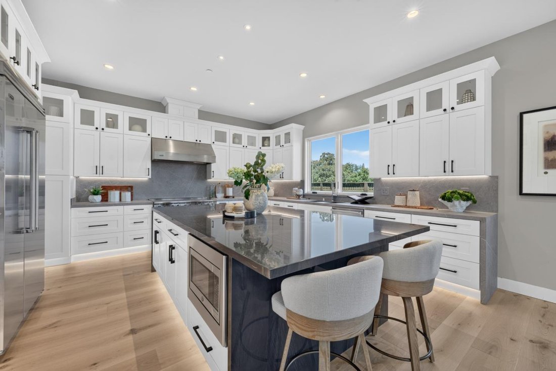 House in Los Gatos, California, United States 3 - 18646067