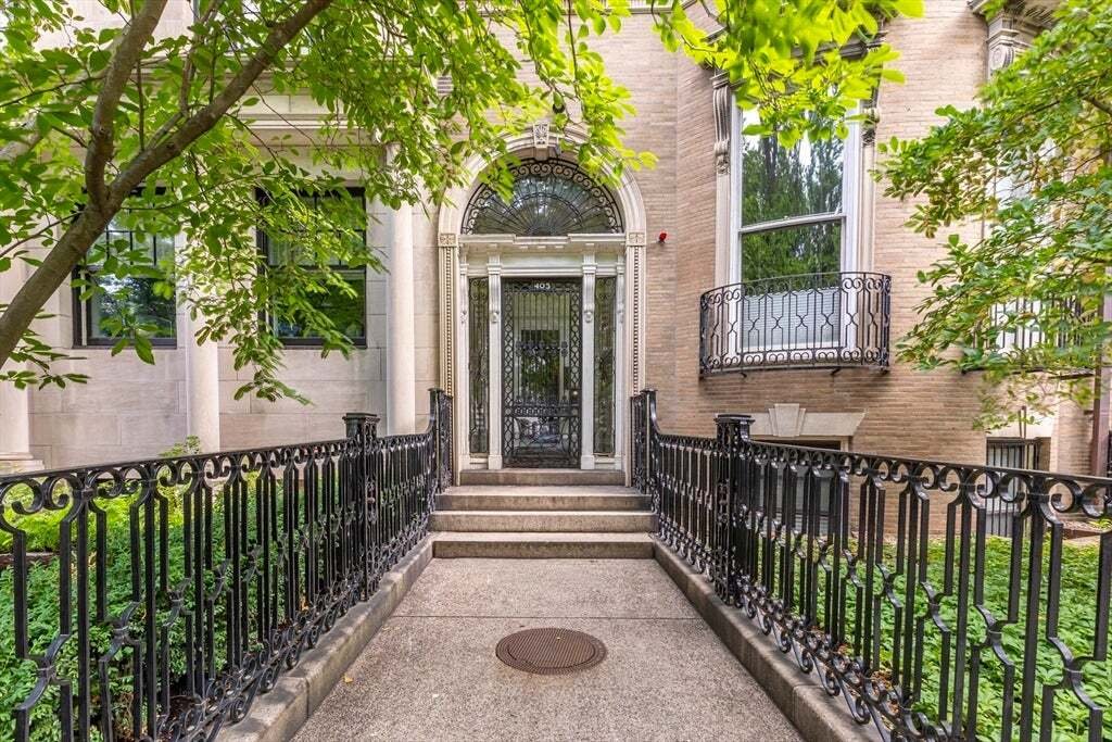 Condo in Boston, Massachusetts, United States 2 - 18643106