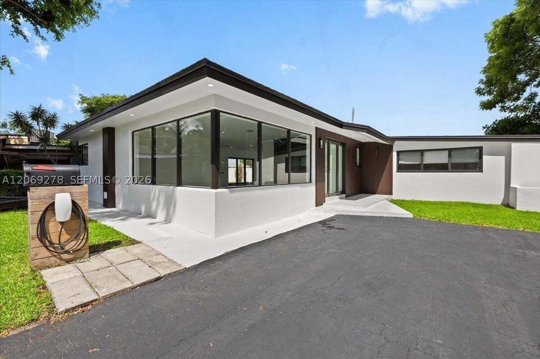 House in Miramar, Florida, United States 3 - 18646173