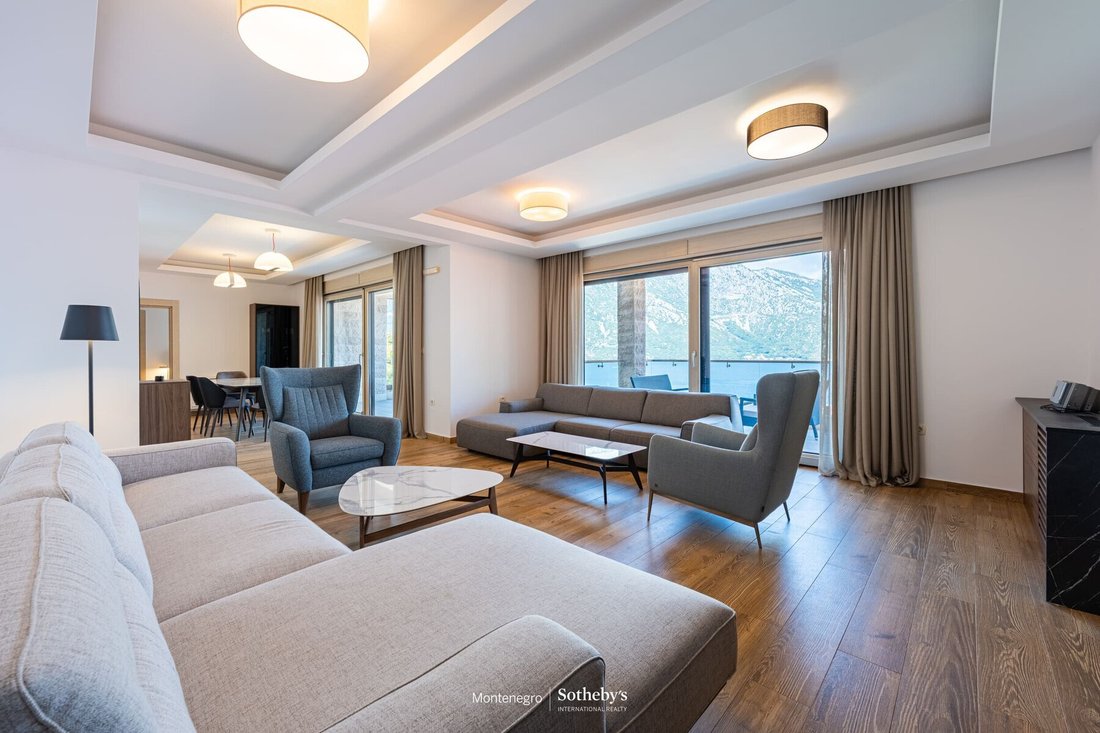 Apartment in Kostanjica, Kotor, Herceg Novi Municipality, Montenegro 1 - 18643958