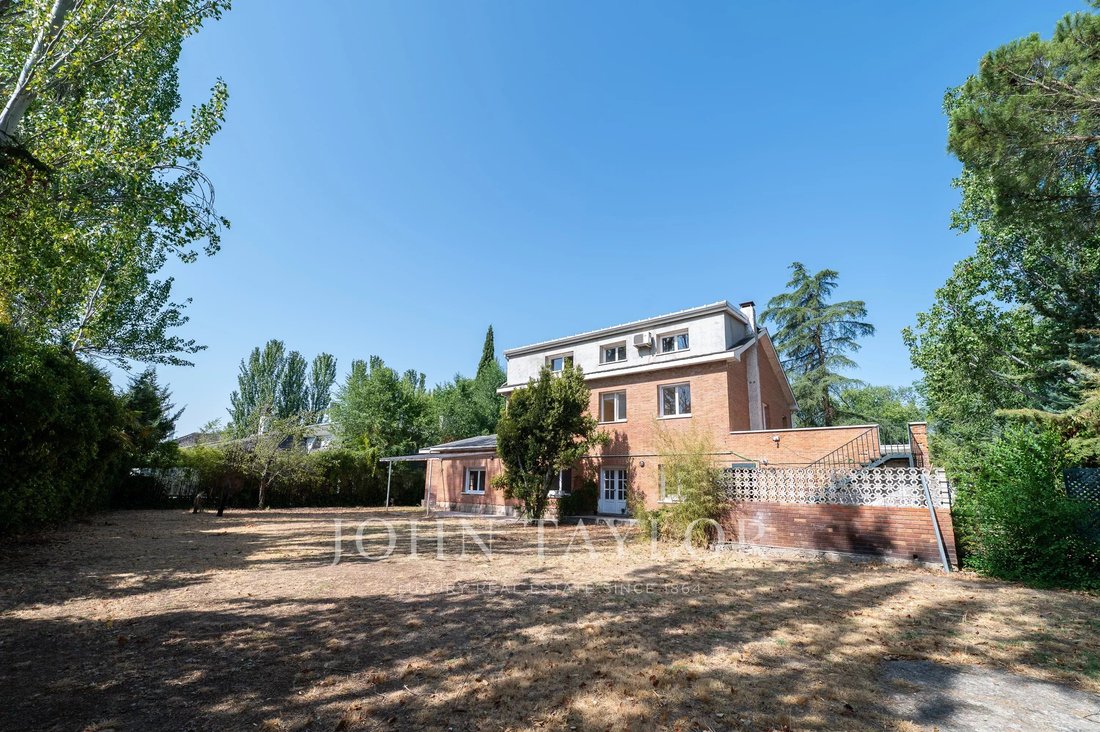 Chalet in Villafranca del Castillo, Villanueva de la Canada, Comunidad de Madrid 2 - 18644197
