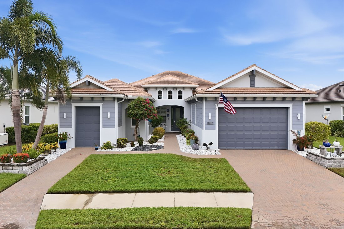 Bradenton, Florida, United States 3 - 18648501