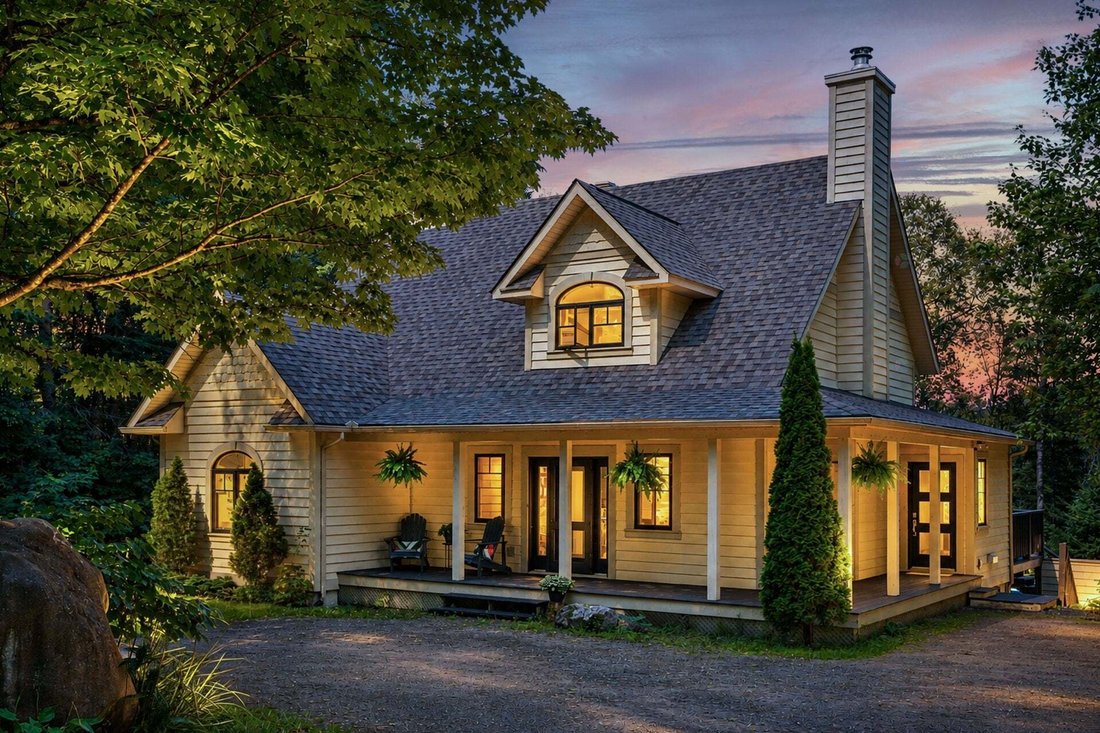House in Saint-Faustin-Lac-Carré, Quebec, Canada 1 - 18643834
