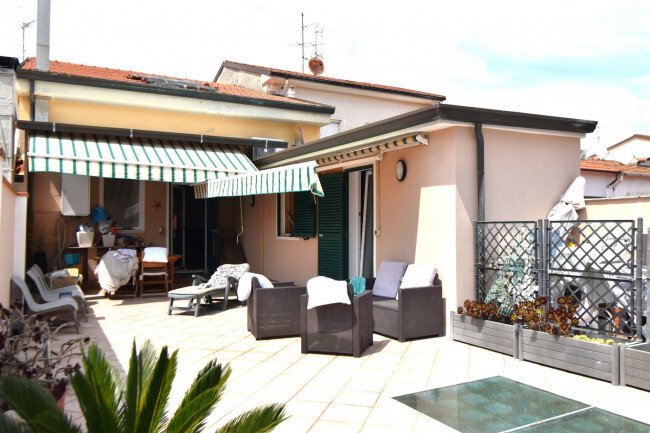 House in Historic Center, Viareggio, Tuscany 2 - 18645555