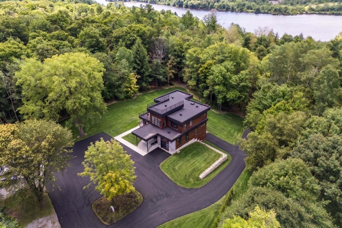 House in Cantley, Quebec, Canada 3 - 18643526