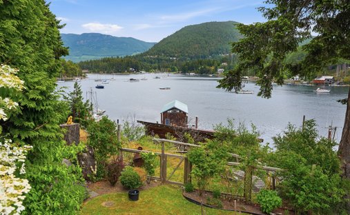 House in Madeira Park, British Columbia, Canada 1