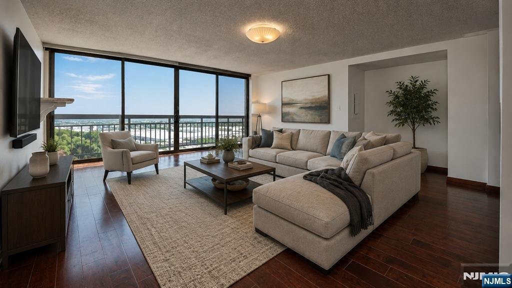 Condo in Secaucus, New Jersey, United States 1 - 18646774