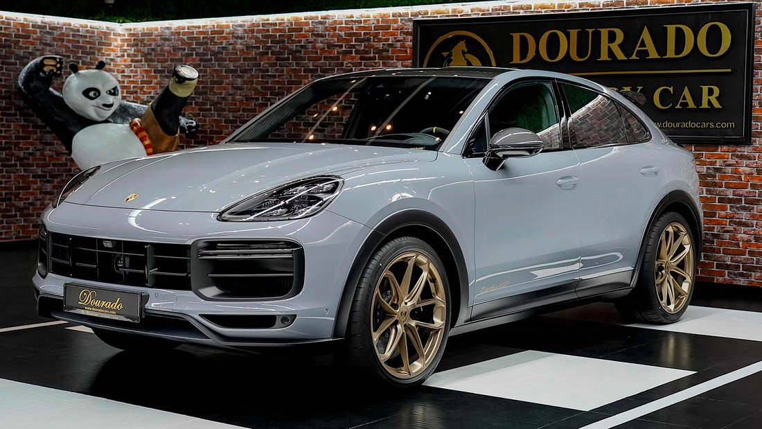 Suv in Dubai, United Arab Emirates 5 - 18648413