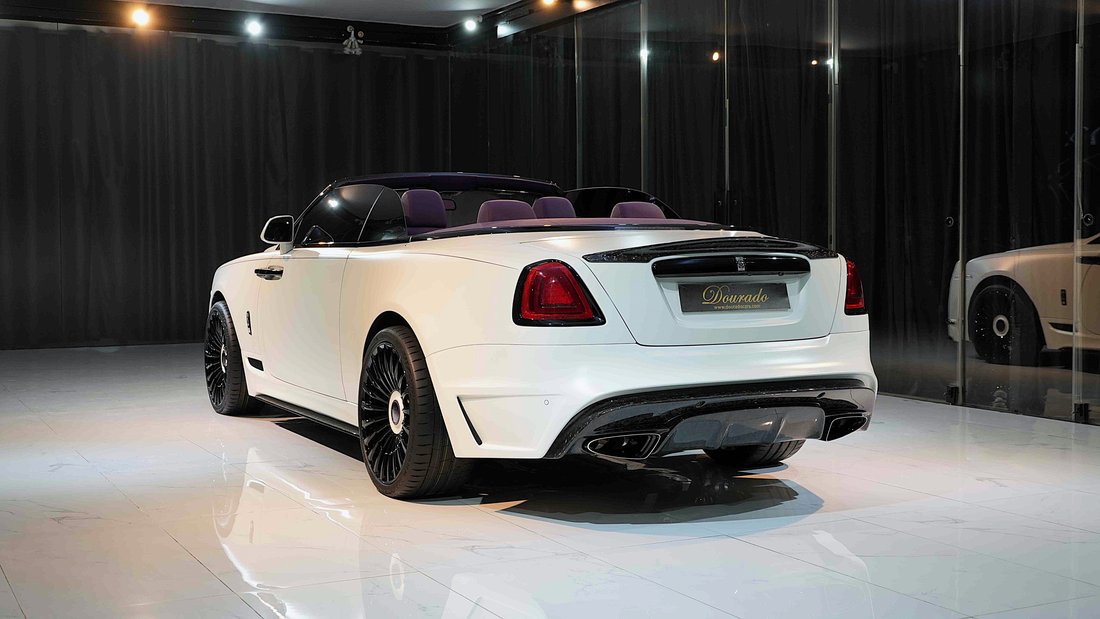 Cabriolet in Dubai, United Arab Emirates 4 - 18648595