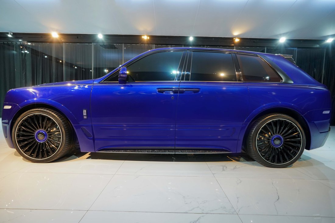 Suv in Dubai, United Arab Emirates 4 - 18648632