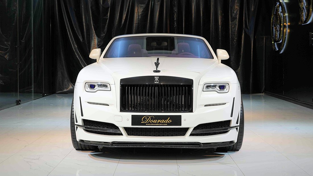 Cabriolet in Dubai, United Arab Emirates 2 - 18648595