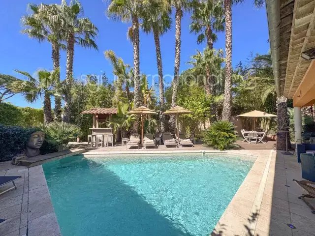 House in Ville-Les Saquedes-Le Bouillonnet, Sainte-Maxime, France 2 - 16246833