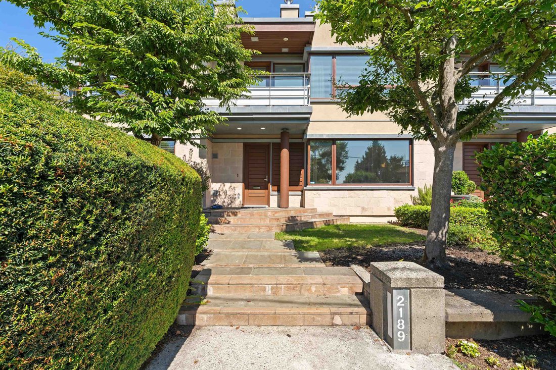 Townhouse in West Vancouver, British Columbia, Canada 1 - 18649856