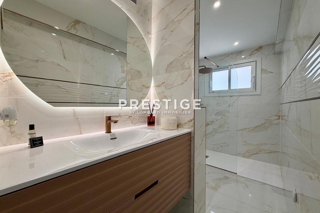 Apartment in Cannes, Provence-Alpes-Côte d'Azur, France 5 - 18649752