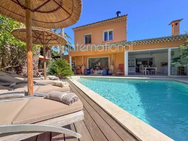 House in Ville-Les Saquedes-Le Bouillonnet, Sainte-Maxime, France 3 - 16246833
