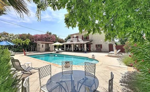 Villa in Carnoules, Provence-Alpes-Côte d'Azur, Frankreich 1