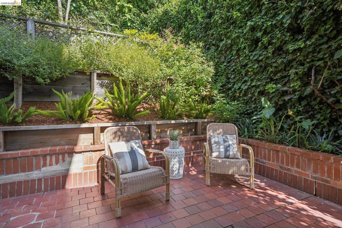 House in Oakland, California, United States 5 - 18648863