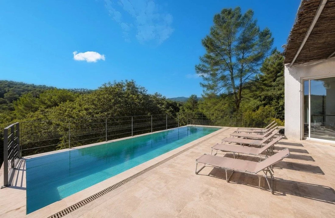 Estate in Cabasse, Provence-Alpes-Côte d'Azur, France 3 - 17922711