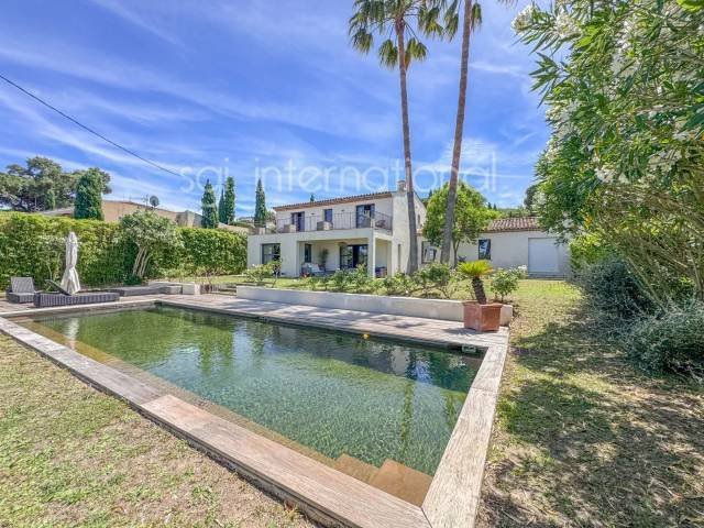 Casa en Gassin, Provenza-Alpes-Costa Azul, Francia 1 - 18075536