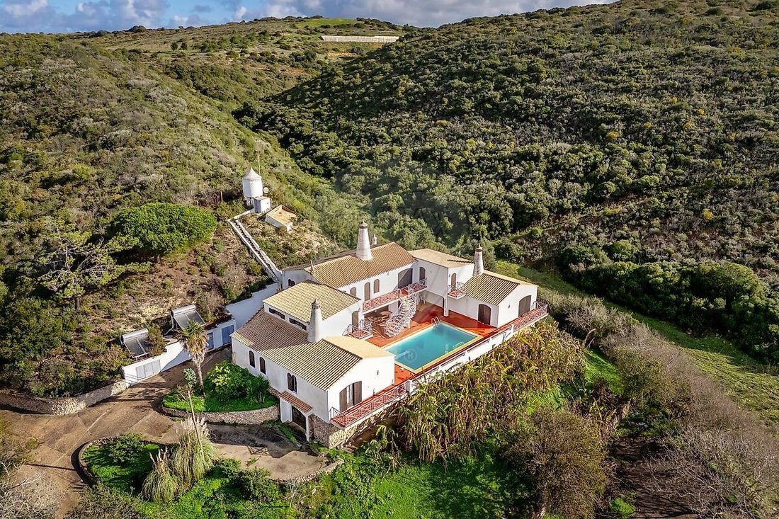 House in Vila do Bispo e Raposeira, Algarve, Portugal 1 - 18649735