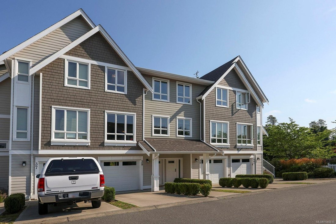 Townhouse in Comox, British Columbia, Canada 5 - 18649844