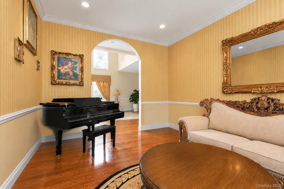 House in Melville, New York, United States 4 - 18649054