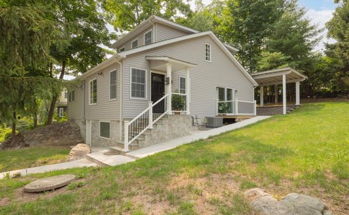 House in Fort Montgomery, New York, United States 1