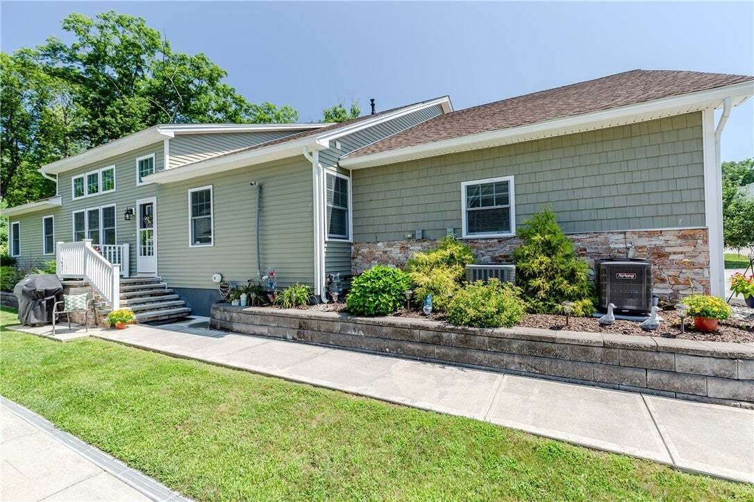 Condo in West Warwick, Rhode Island, United States 1 - 18648942