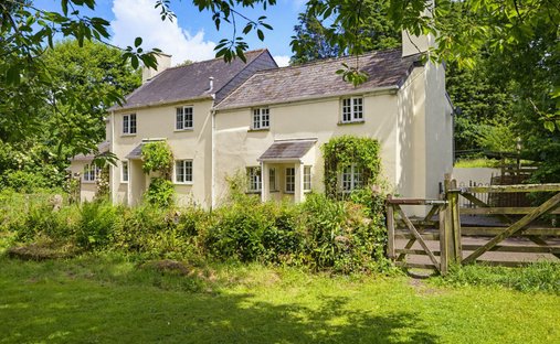 House in Holwood, Landrake, England 1