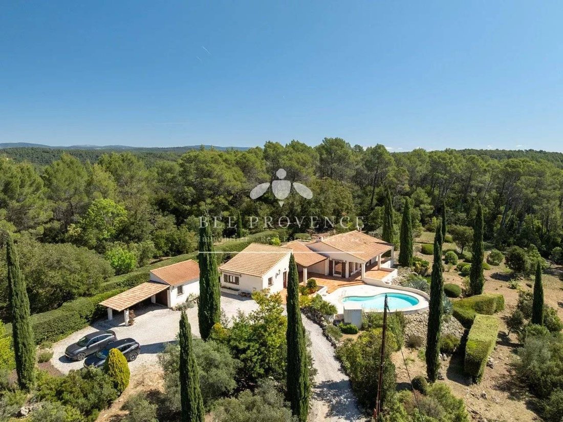 Villa in Entrecasteaux, Provence-Alpes-Côte d'Azur, France 3 - 17673575